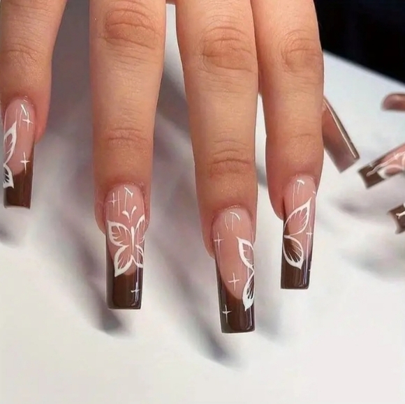 24 Pieces Fake press on nails - Picture 1 of 7